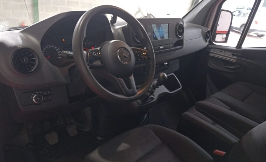MERCEDES-BENZ Sprinter 311 CDI COMPACTO 3.5T