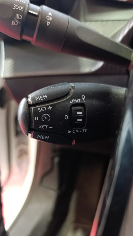 PEUGEOT 208 1.5 BLUE HDI ACTIVE