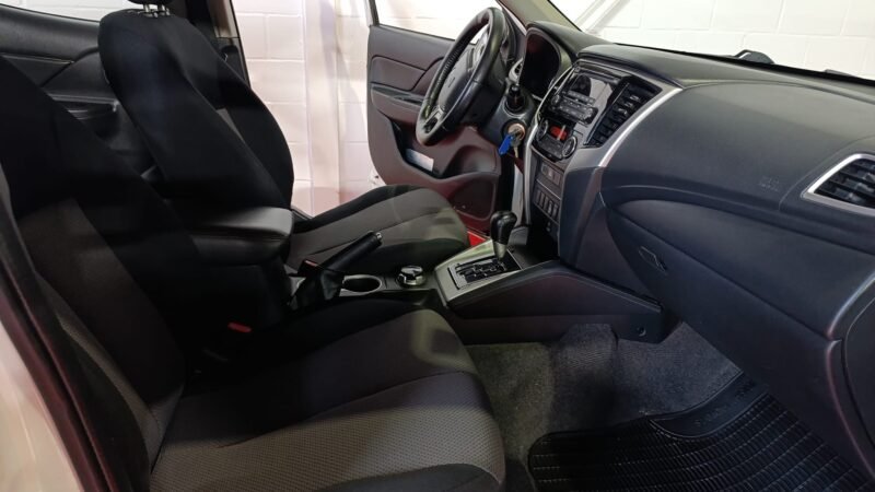 MITSUBISHI L200 DC 220 DID MPro Auto