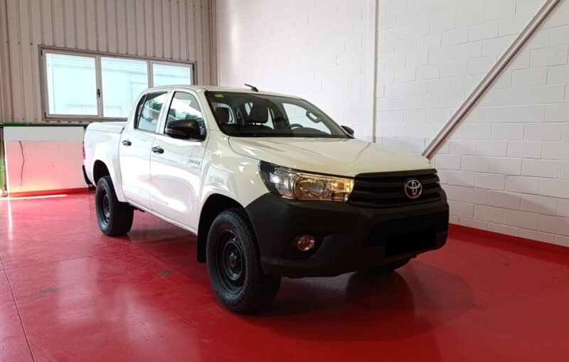 TOYOTA Hilux 2.4 D4D Cabina Doble GX 4p.