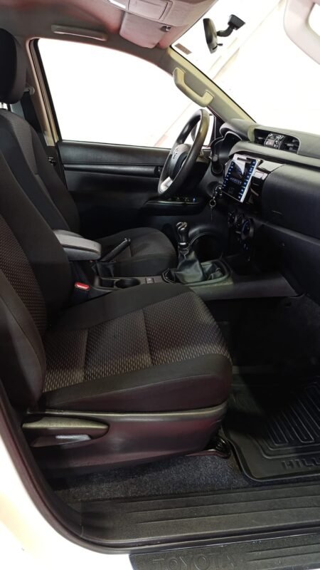 TOYOTA Hilux 2.4 D4D Cabina Doble GX 4p.