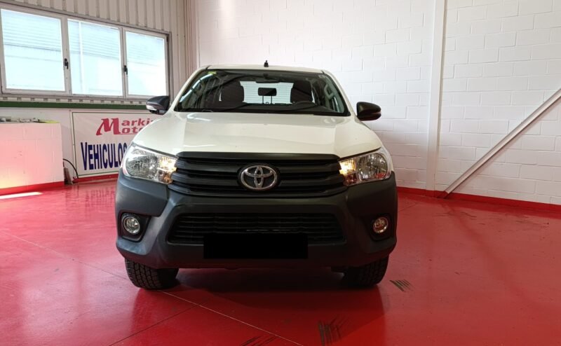 TOYOTA Hilux 2.4 D4D Cabina Doble GX 4p.