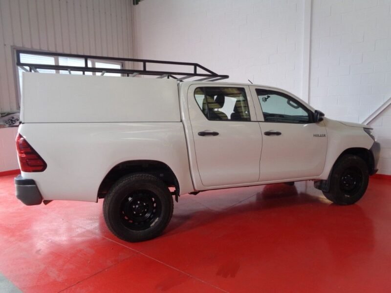 TOYOTA Hilux 2.4D4D CABINA DOBLE GX