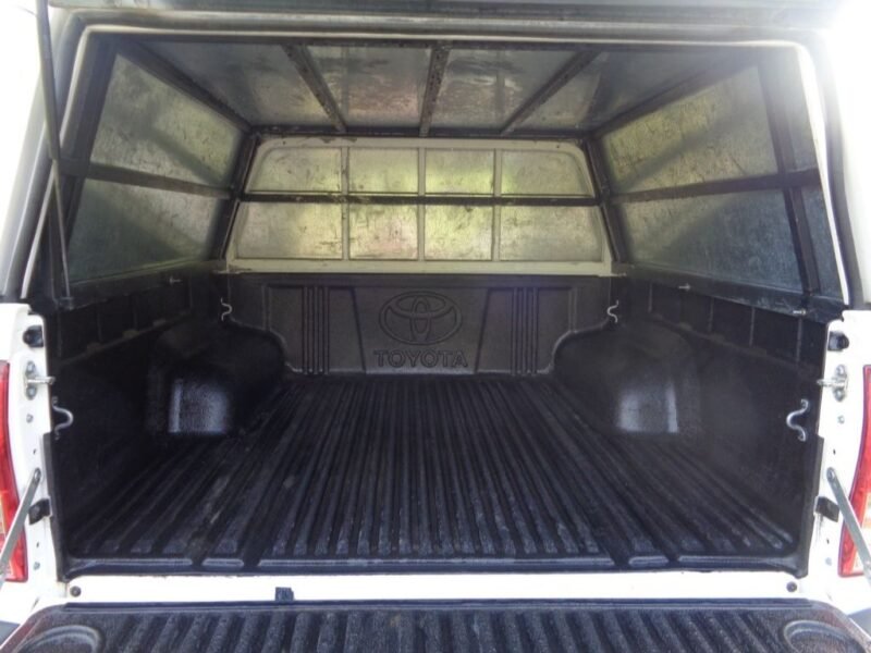 TOYOTA Hilux 2.4D4D CABINA DOBLE GX