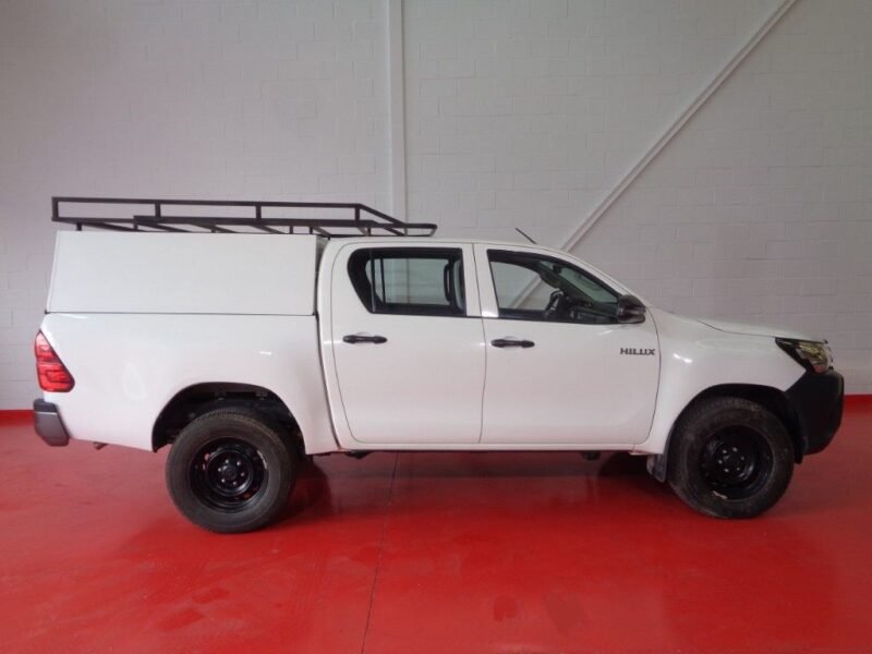 TOYOTA Hilux 2.4D4D CABINA DOBLE GX