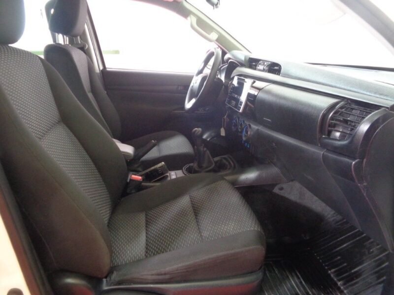 TOYOTA Hilux 2.4D4D CABINA DOBLE GX