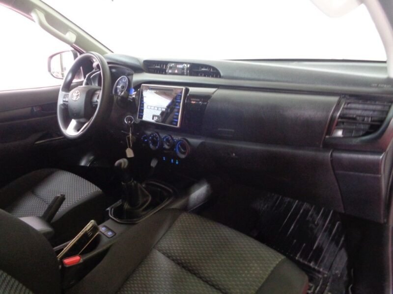 TOYOTA Hilux 2.4D4D CABINA DOBLE GX
