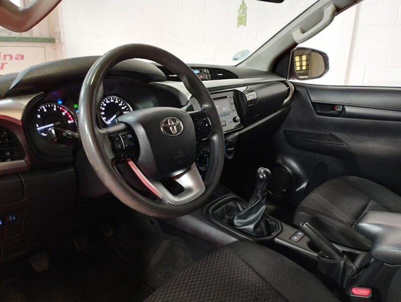 TOYOTA HILUX 2.4D4D CABINA DOBLE GX