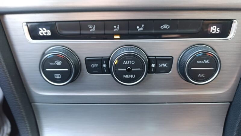 VOLKSWAGEN GOLF 1.6 TDI VII