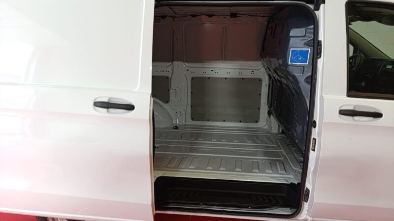 MERCEDES VITO FURGON BASE LARGA
