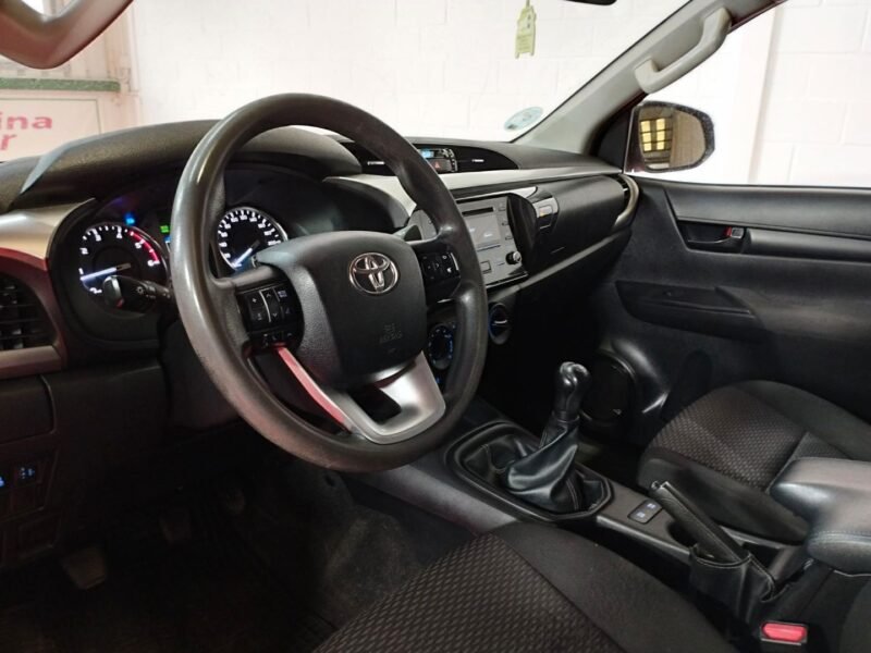 TOYOTA HILUX 2.4 D4D Cabina Doble GX 4p.
